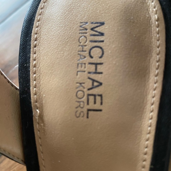 Sandals - Picture 3 of 3